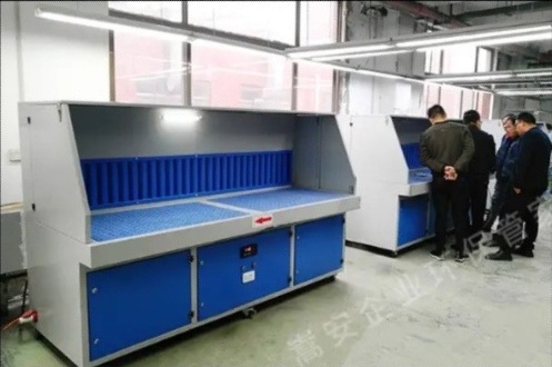 打磨台除尘器集尘桶满报警：为何它是安全生产不可或缺的“哨兵”？